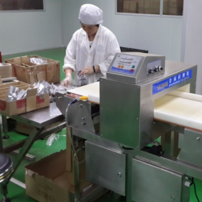 金屬檢測機(jī)的使用 輸送帶式金屬檢測機(jī)包裝產(chǎn)品檢測